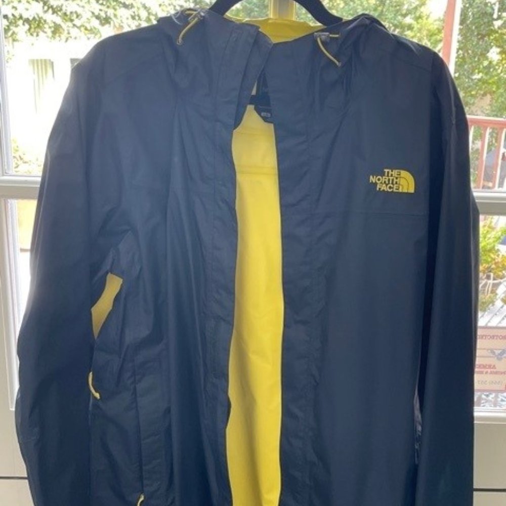 North Face Venture Hyvent 2.5 Light Jacket Size Large